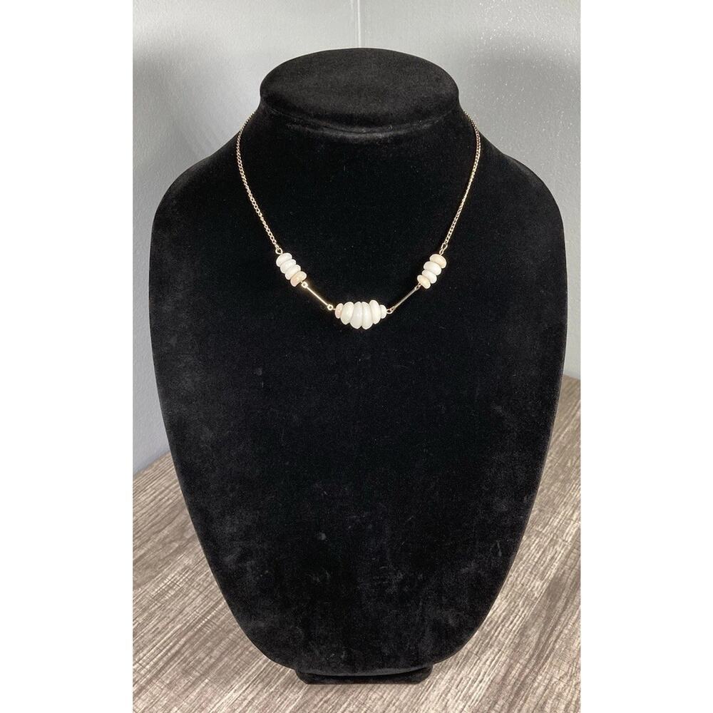 Vintage 1976 Sarah Cov Signed Faux Puka Beaded Gold Tone Necklace 16”